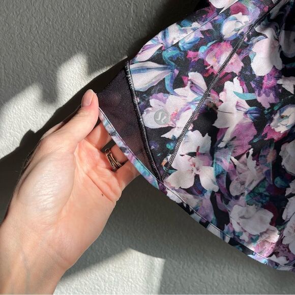 Lululemon Hotty Hot Short II *2.5"
Utopia Multi / Deep Phantom - Picture 10 of 12